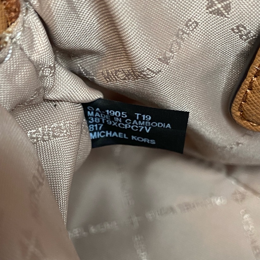 Michael Michael Kors Crossbody Bag - Picture 3 of 6